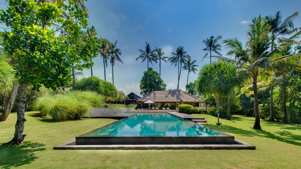 Villa photo 1